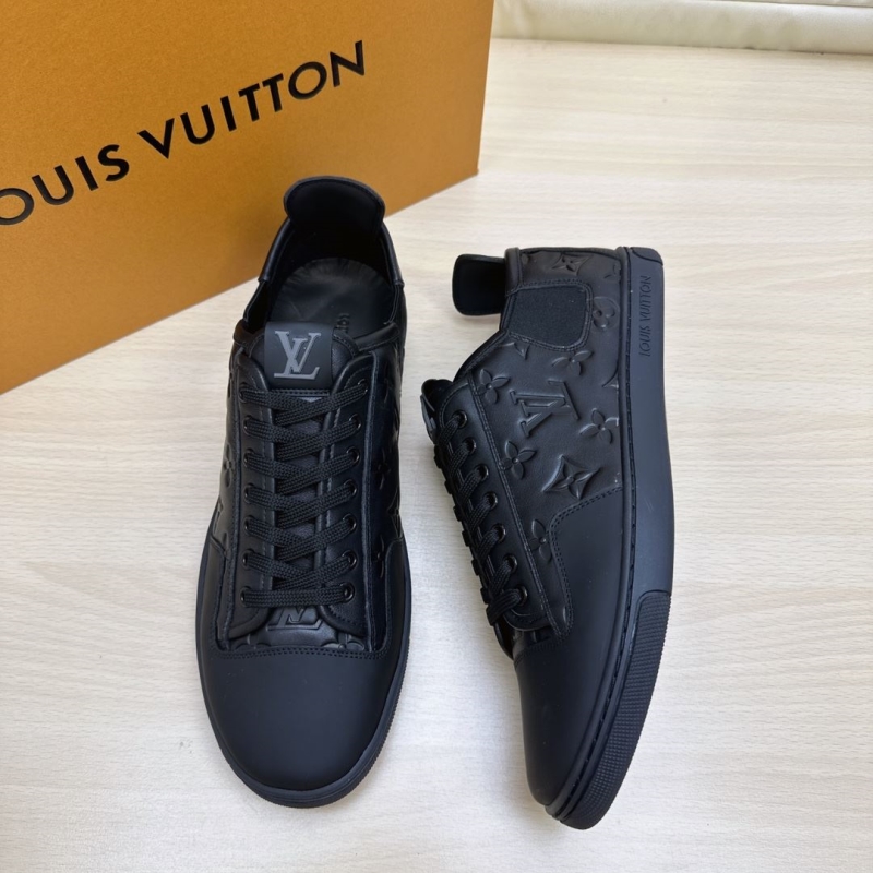 l**is V*t*n sneakers